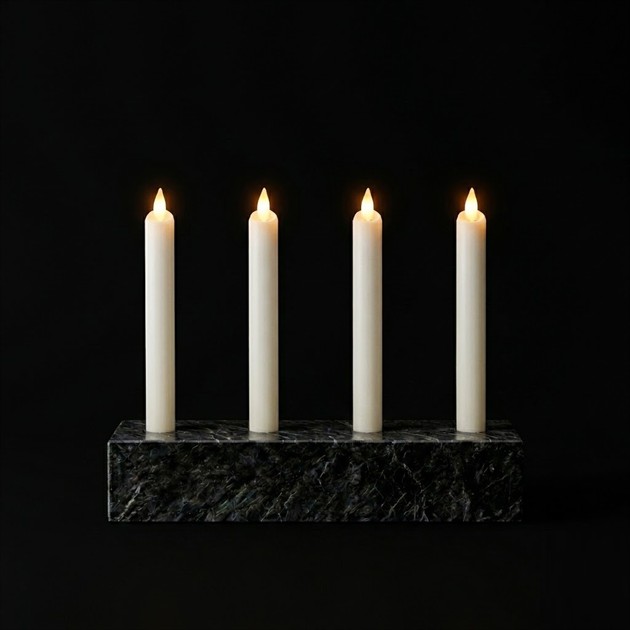 ROYALE ljusstake svart marmor inklusive 4 batteriljus